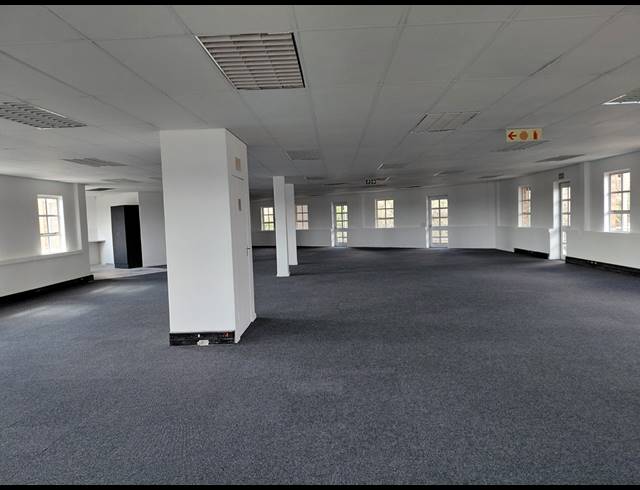 370M² OFFICE TO LET IN FOURWAYS